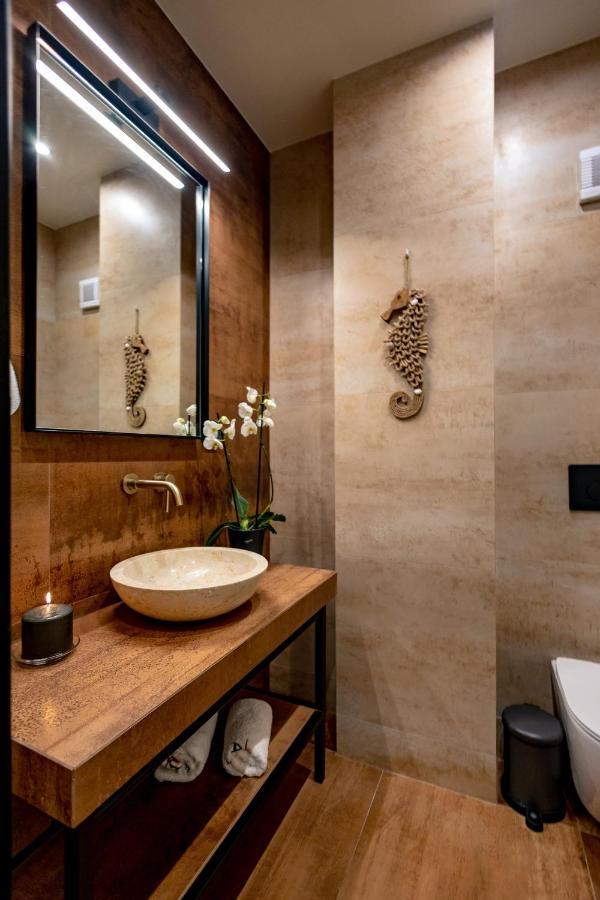 Triple A - Prime Location - Between Monastiraki & Syntagma Square-Free Parking! Athen Eksteriør bilde