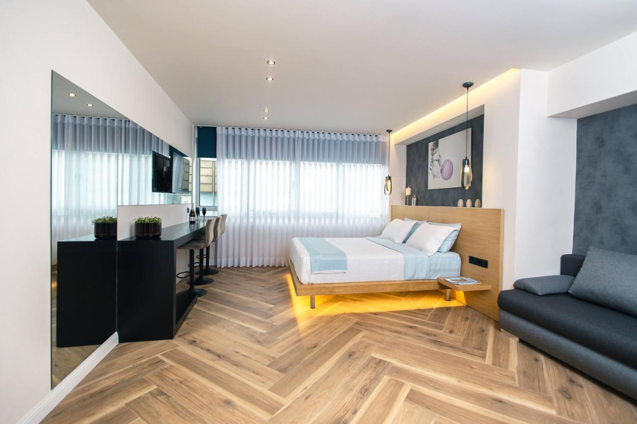 Triple A - Prime Location - Between Monastiraki & Syntagma Square-Free Parking! Athen Eksteriør bilde