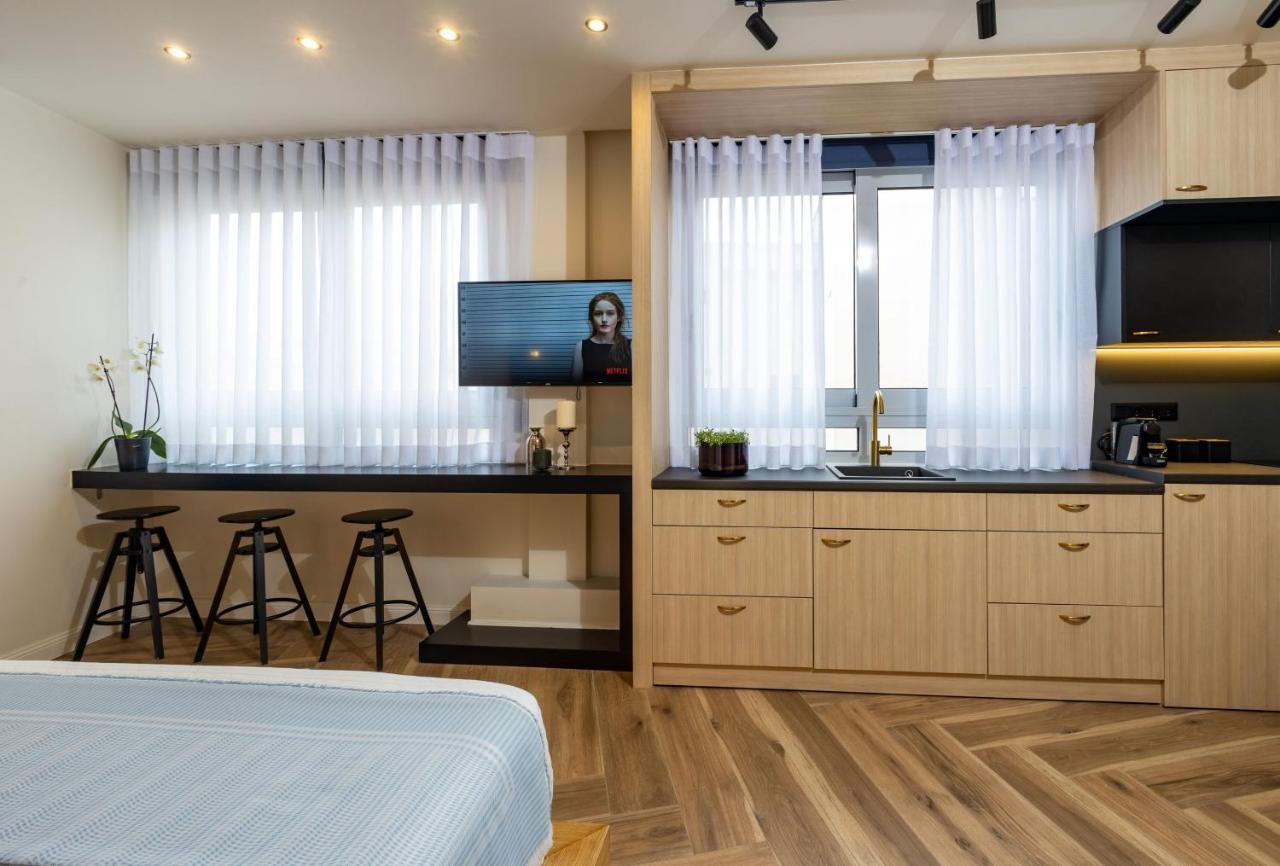 Triple A - Prime Location - Between Monastiraki & Syntagma Square-Free Parking! Athen Eksteriør bilde